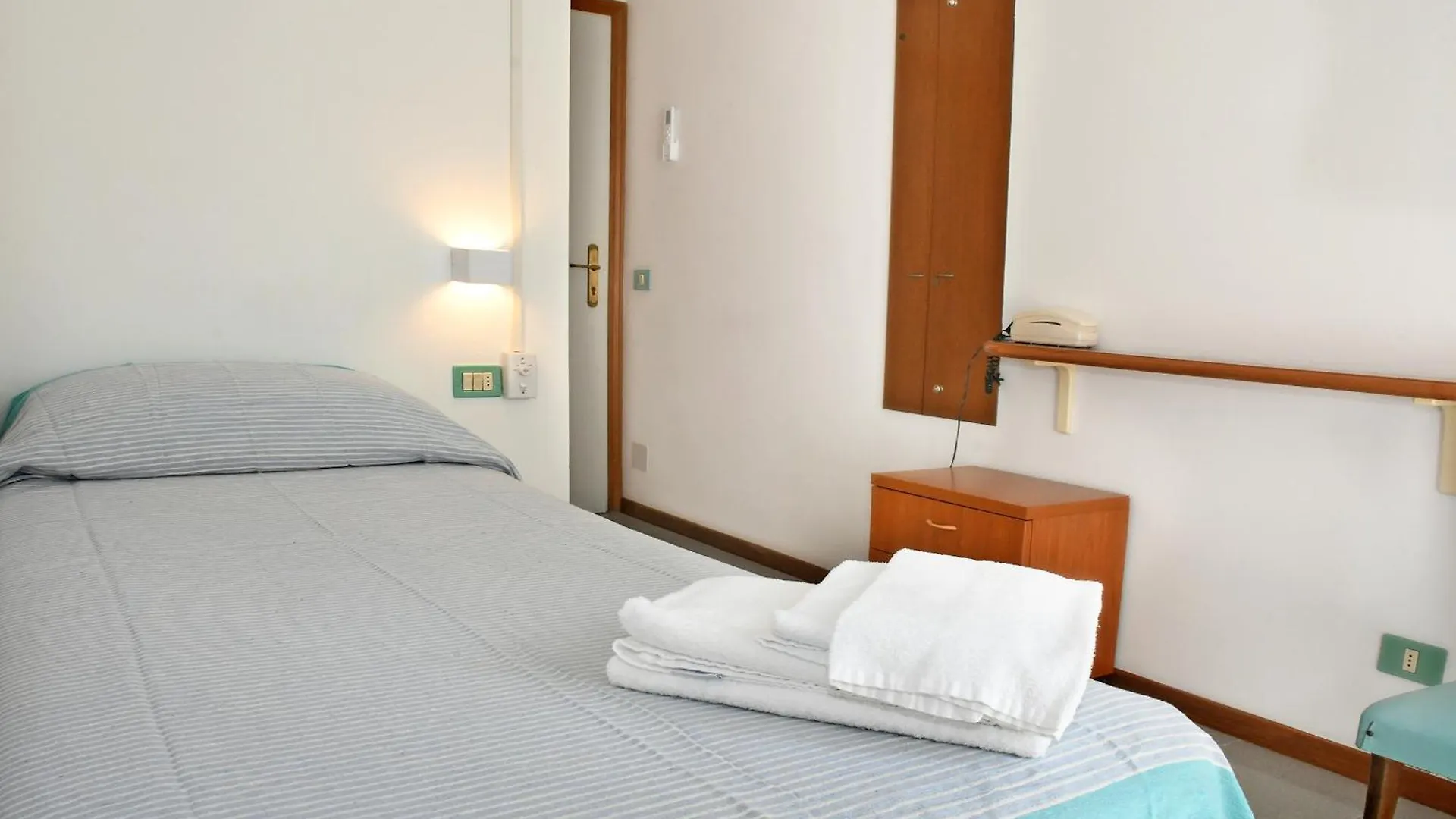 Hotel Exclusive In Pieno Centro - Nuova Gestione 2025 Riccione