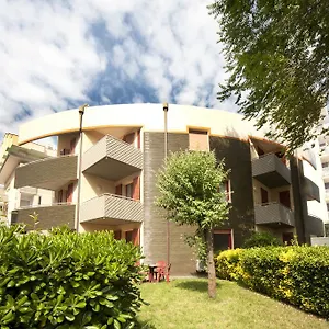 Aparthotel Aris