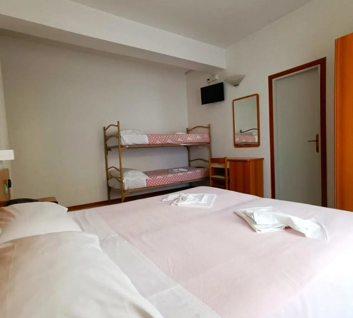 Hotel Exclusive In Pieno Centro - Nuova Gestione 2025 Riccione 2*,  Italy